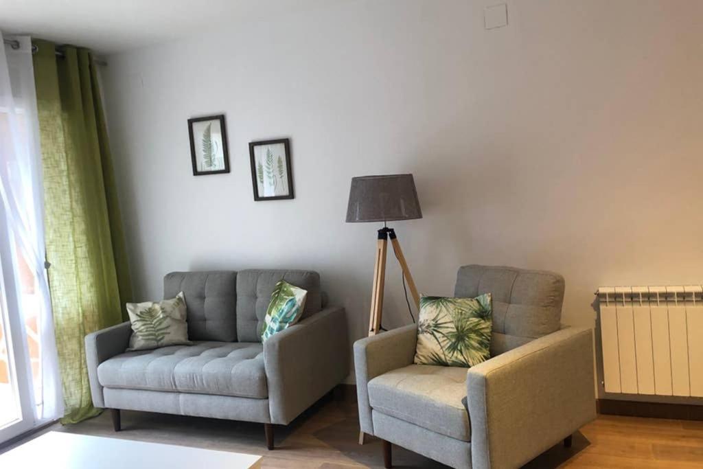 Luminoso Y Acogedor Alojamiento En Sort Apartment Ngoại thất bức ảnh