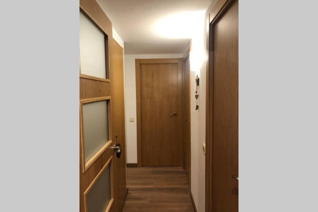 Luminoso Y Acogedor Alojamiento En Sort Apartment Ngoại thất bức ảnh